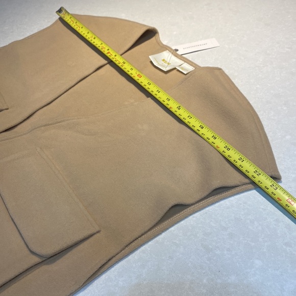 New Anthropologie Cropped Sweater Vest Tan One Size with tags ⭐️⭐️⭐️⭐️ - Picture 7 of 17